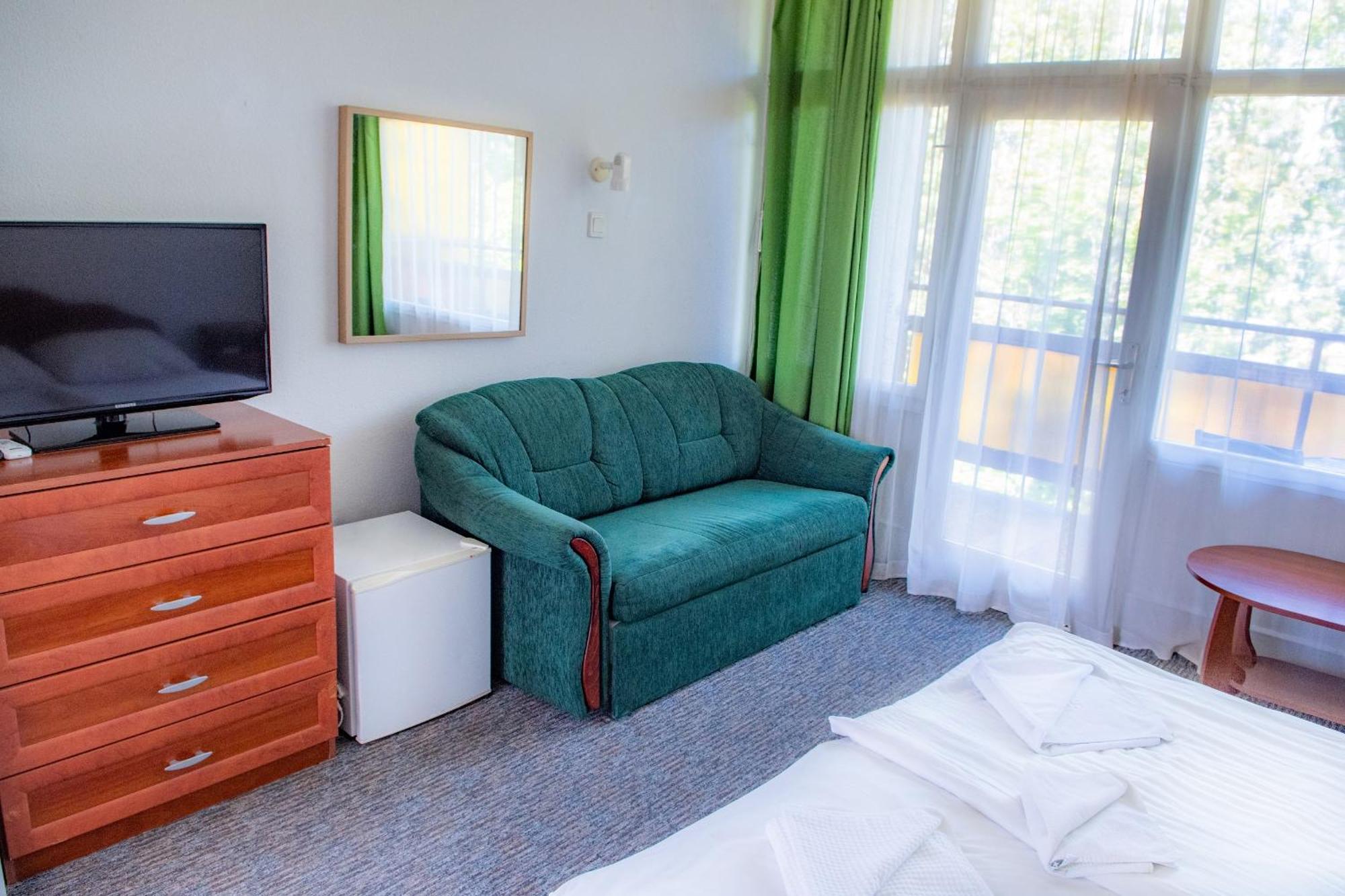 Ce Napfeny Hotel Siofok Bagian luar foto