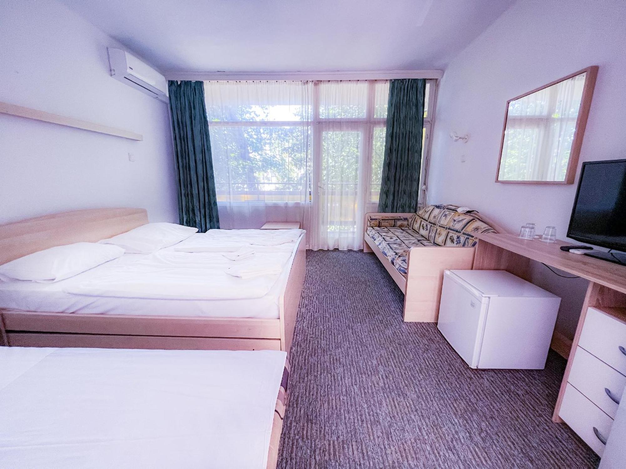 Ce Napfeny Hotel Siofok Bagian luar foto