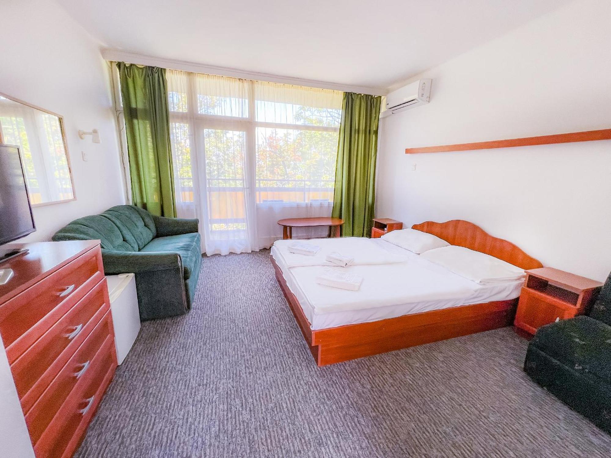 Ce Napfeny Hotel Siofok Bagian luar foto