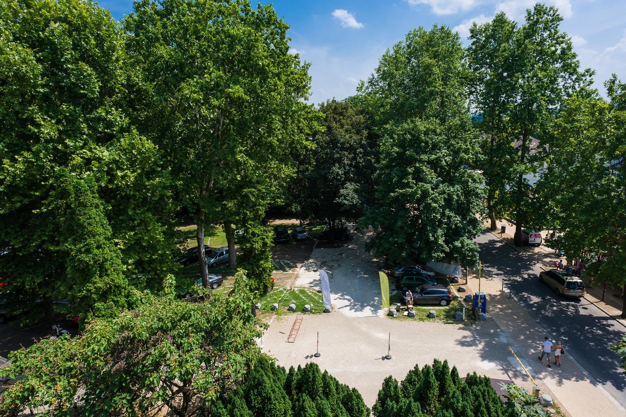 Ce Napfeny Hotel Siofok Bagian luar foto